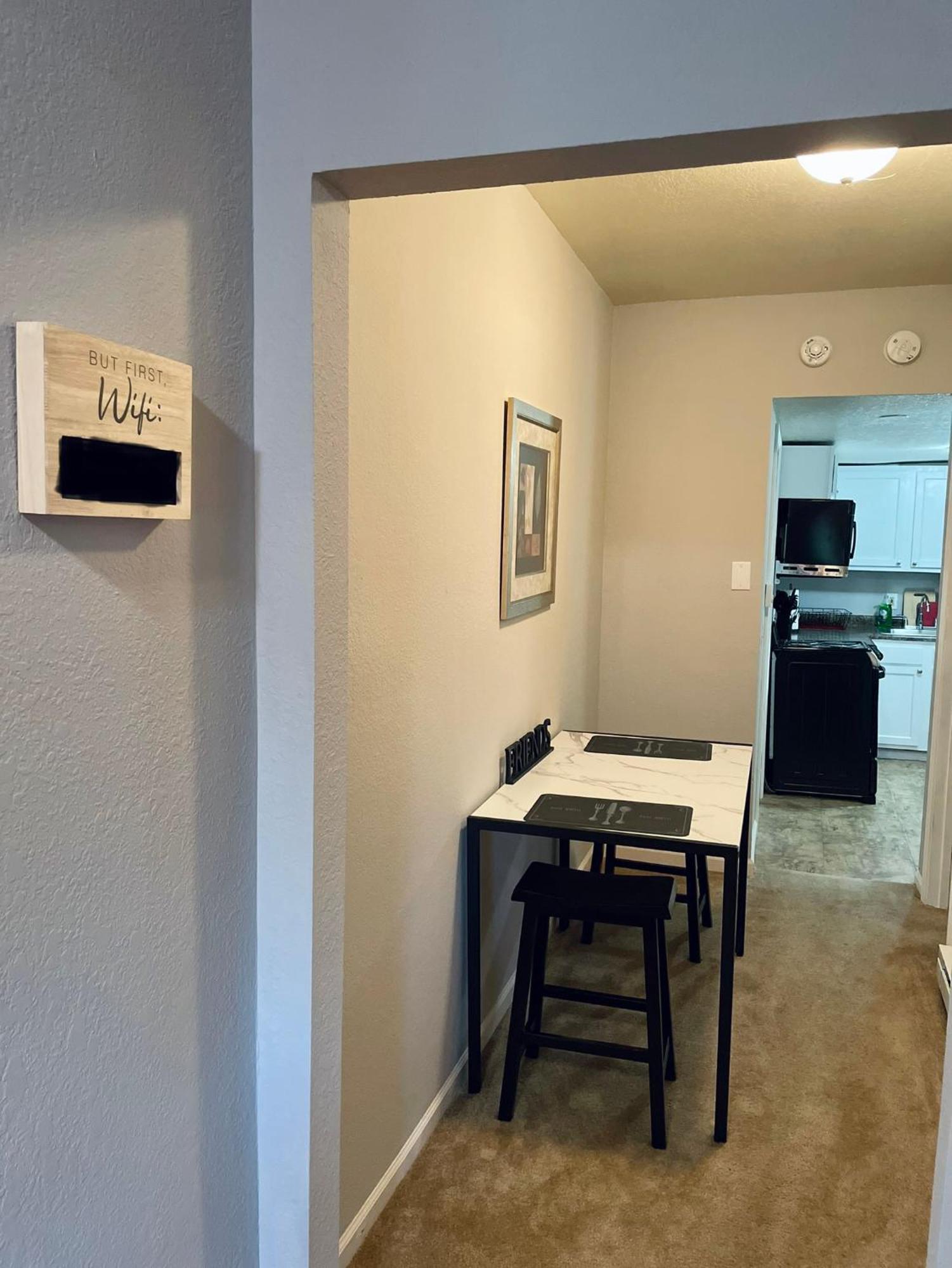 Cozy 1 Bed ~ Close To Soaring Eagle And Downtown Mount Pleasant Exterior photo
